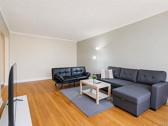 4th image of 69-10 Yellowstone Blvd #505
