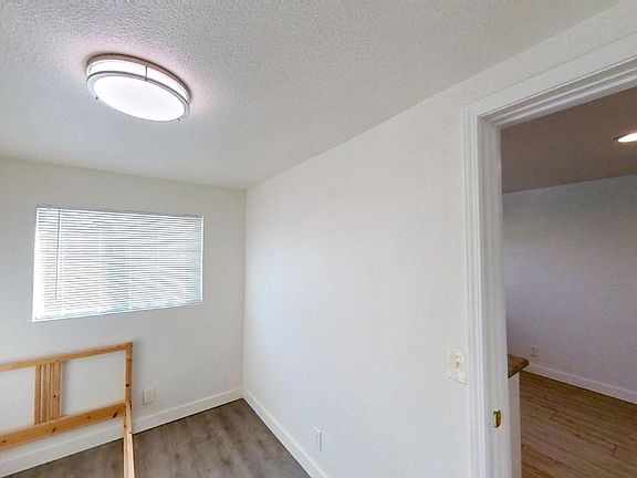 5th image of 26026 9th St