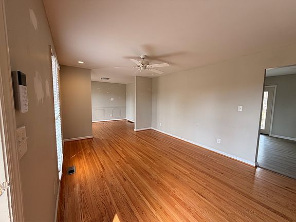 2nd image of 1092 Sherbrooke Dr