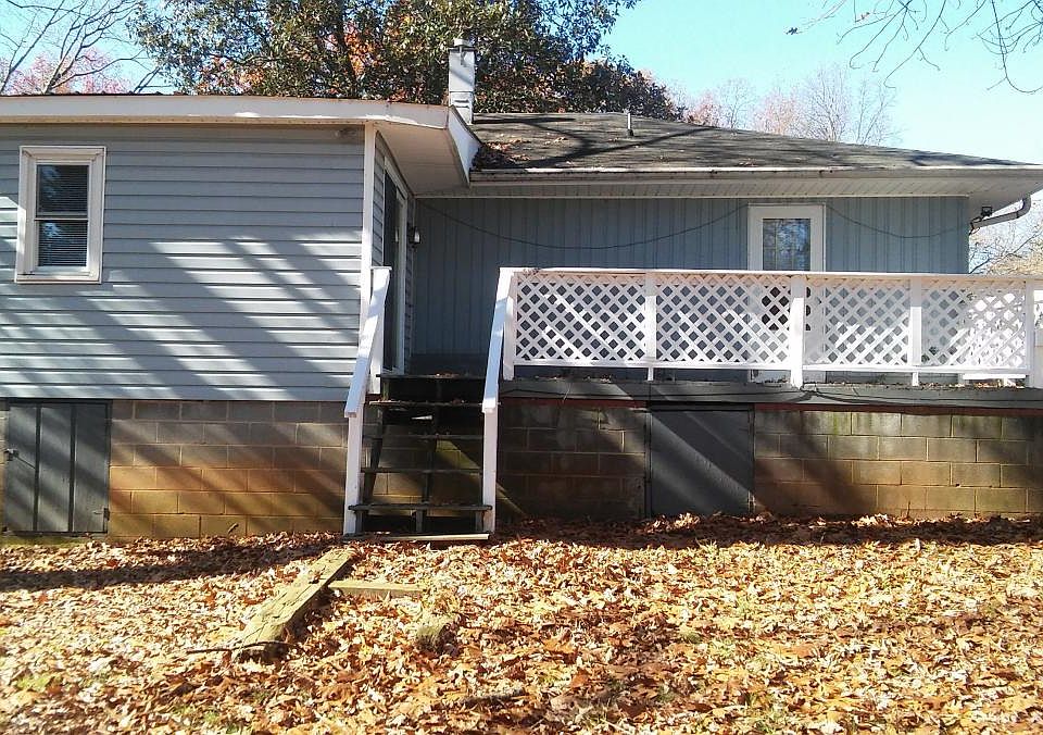 2nd image of 2713 Woodvale Dr