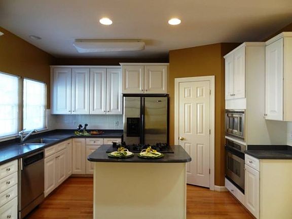 Gourmet Kitchen