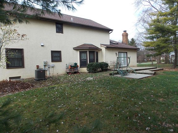 3rd image of 10167 Fairfax Dr
