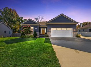 35742 Orchard Ln, Richmond, MI 48062
