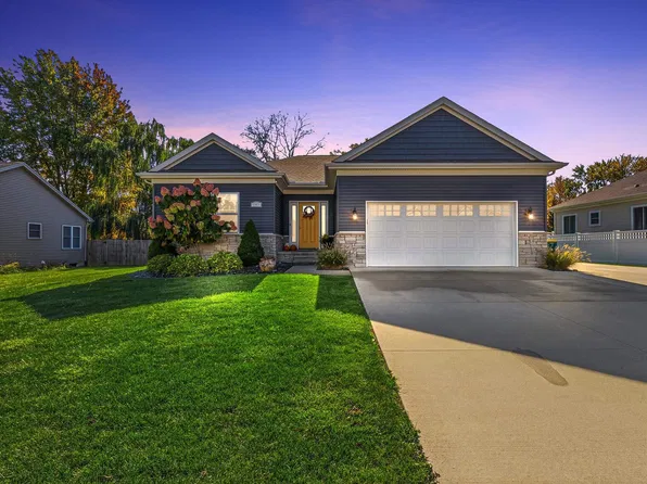 35742 Orchard Ln, Richmond, MI 48062