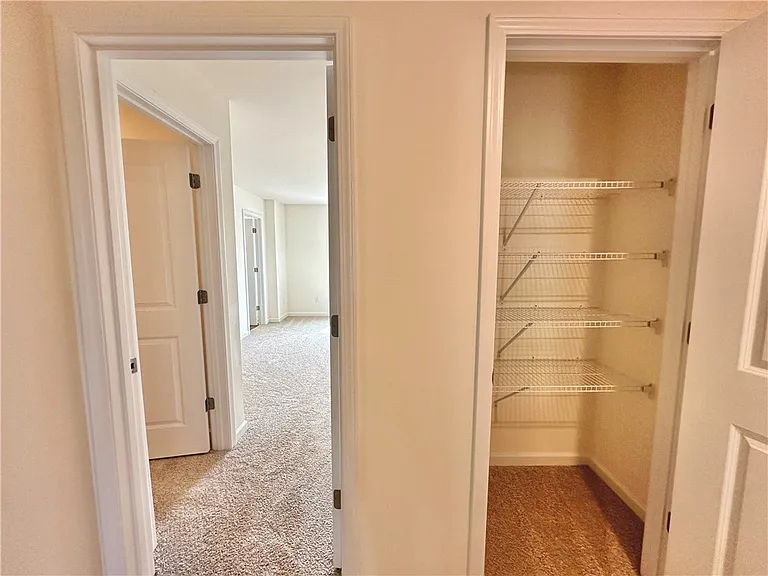 467 Seaborn Cir — Photo 5