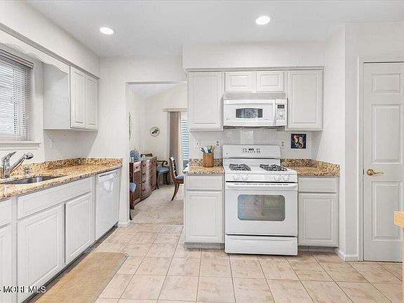 4th image of 86 Almond Road