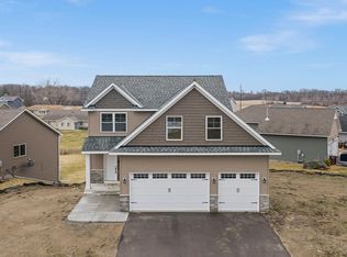 1700 Misty Cir, Buffalo, MN 55313