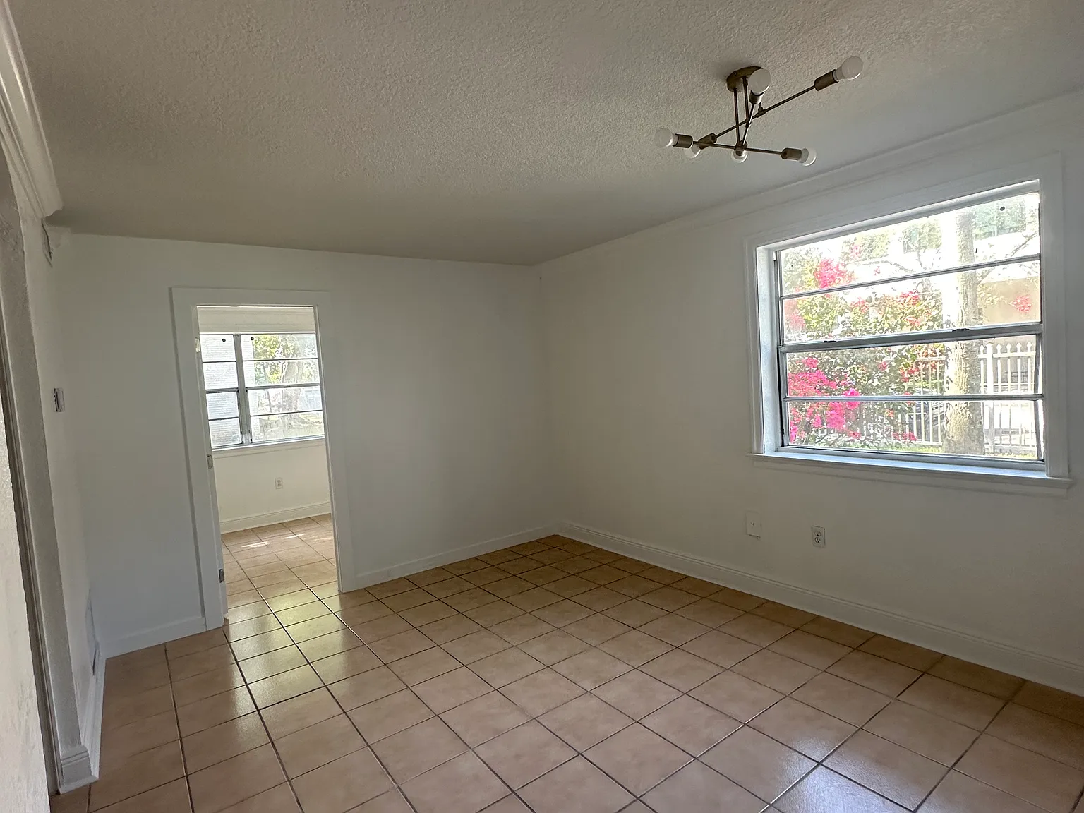 2 bed, 664 sqft, $1,650 — Photo 2