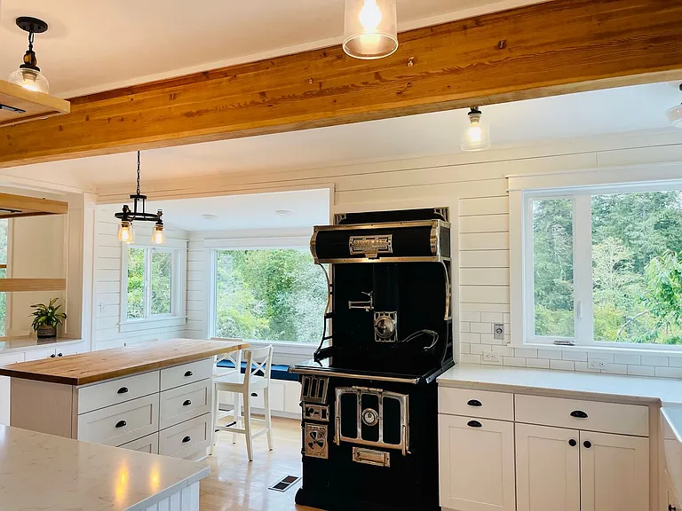 5062 New Sweden Ave NE — Photo 9