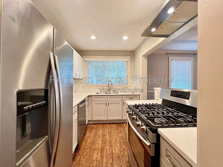 428 E Side Ave SE — Photo 8