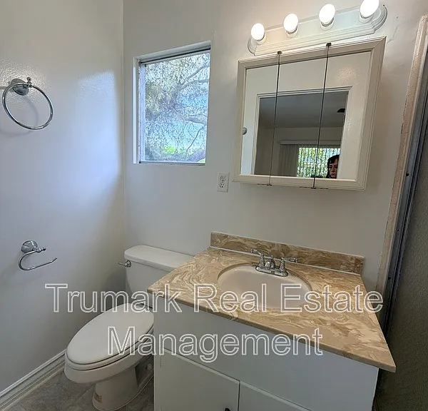 3941 Clayton Ave — Photo 7