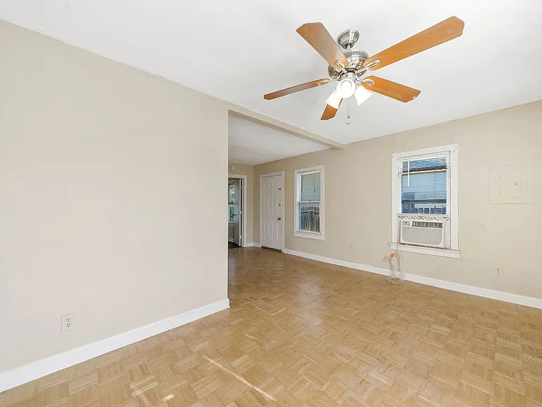 313 La Manda Blvd — Photo 4