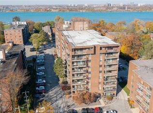 3936 Wyandotte St E #301, Windsor, ON N8Y 4V1