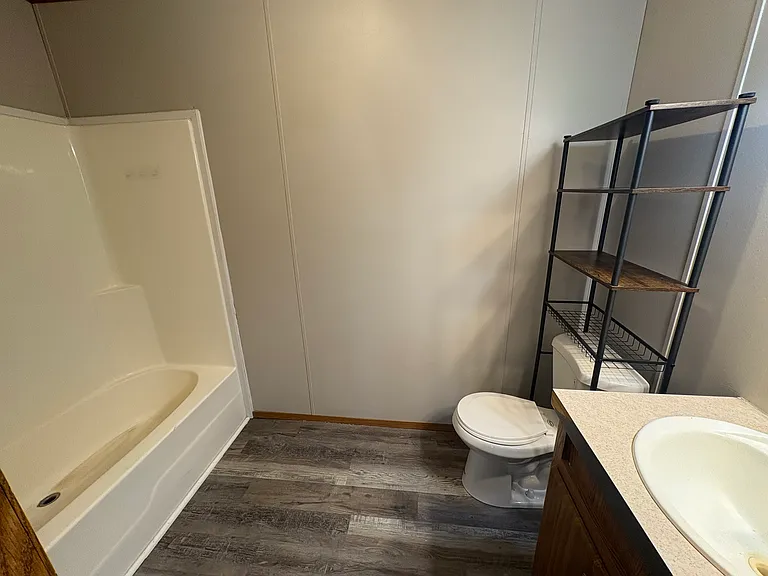 8395 Quill Dr — Photo 6