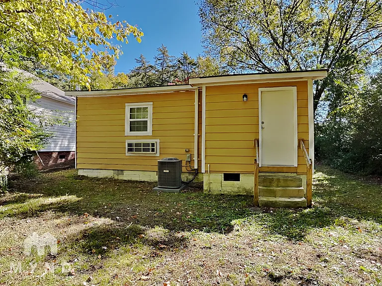 511 N Taylor St — Photo 15