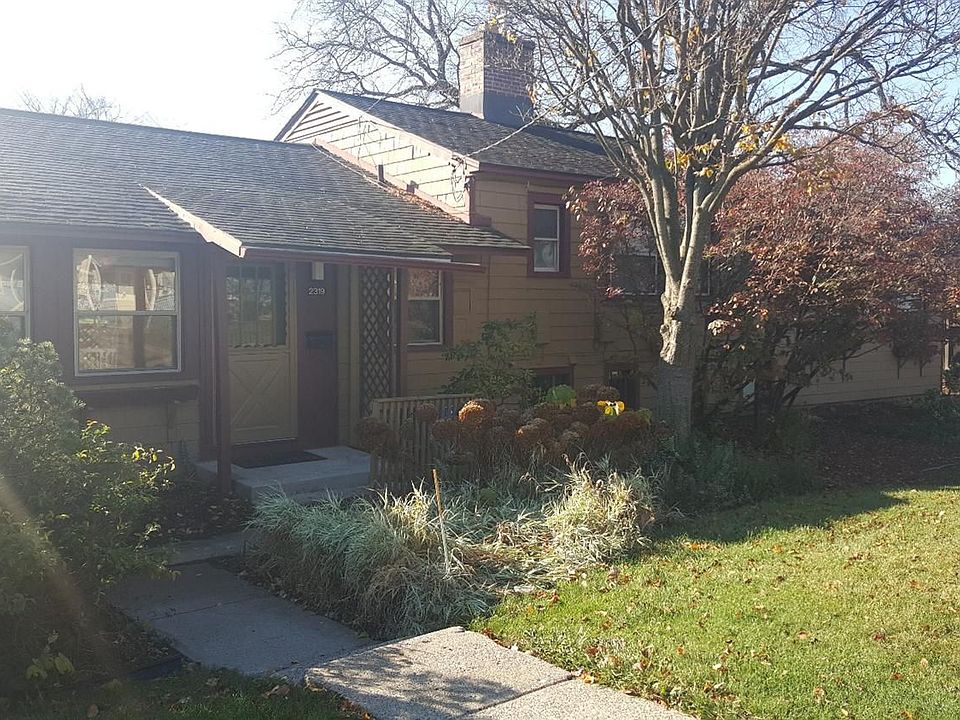 1st image of 2319 Parkwood Ave
