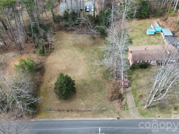 109 W College St, Black Mountain, NC 28711