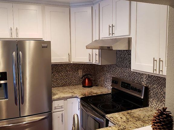 3rd image of 1715 Fairplace Ct