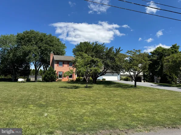 2395 Stumptown Rd, Bird In Hand, PA 17505