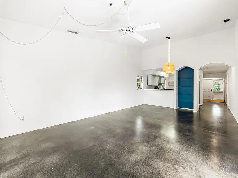 800 Hudson Ave #303 — Photo 8
