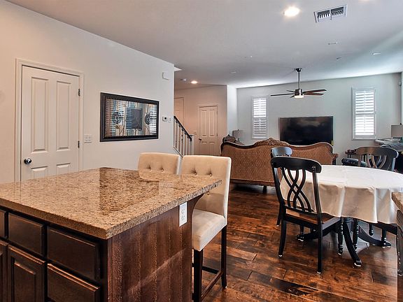 4th image of 304 Barnhill Dr