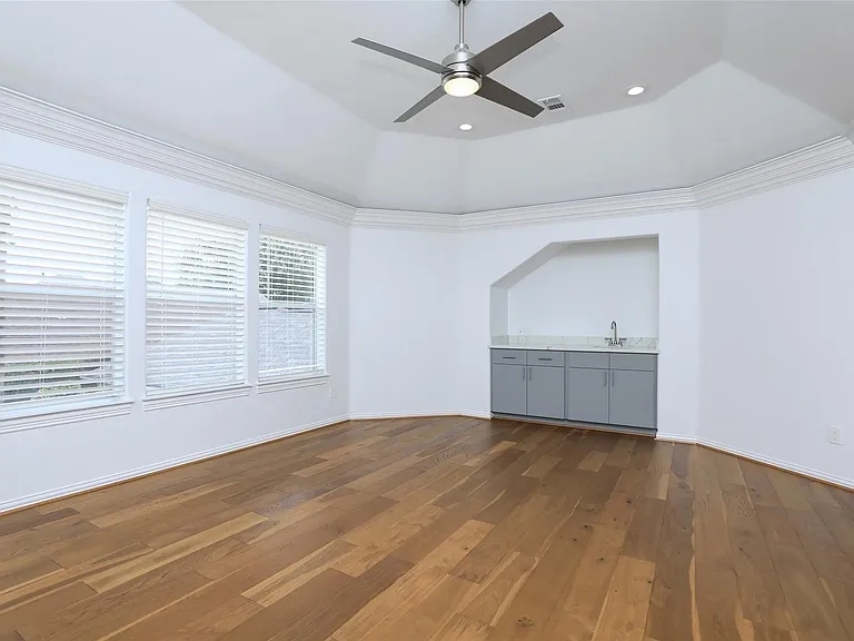 1715 Cottage Landing Ln — Photo 38