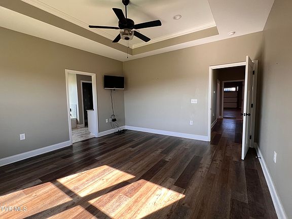 4th image of 390 Katie Ln