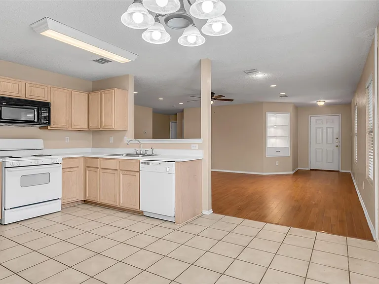 5336 New Castleton Ln — Photo 5