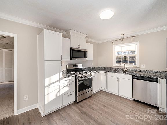 3rd image of 2617 Fairgreen Dr