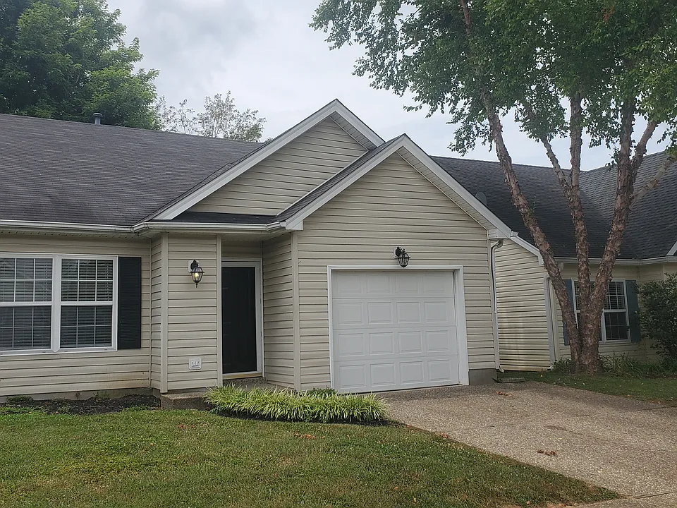 3928 Pinoak View Ct