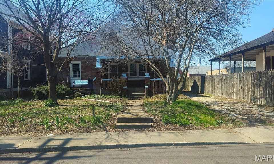 1st image of 135 S Main St