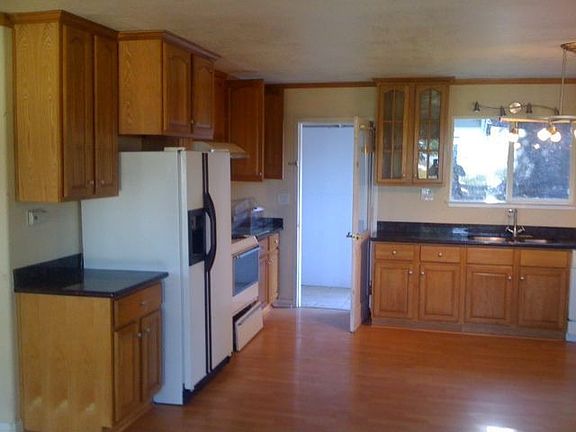 4th image of 9025 Takelma Way