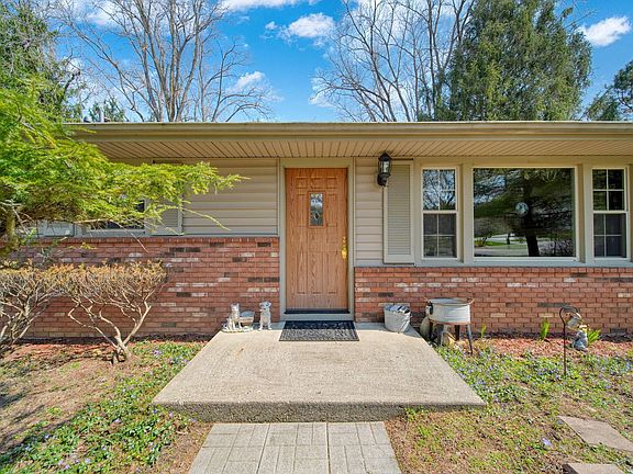 4th image of 3381 Pine Ridge Dr