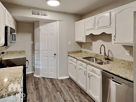 4th image of 325 Hemlock Dr