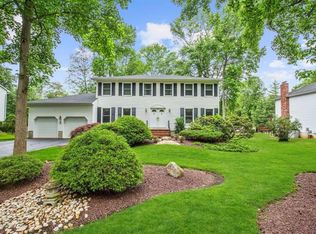 5 Richard Ct, Manalapan, NJ 07726