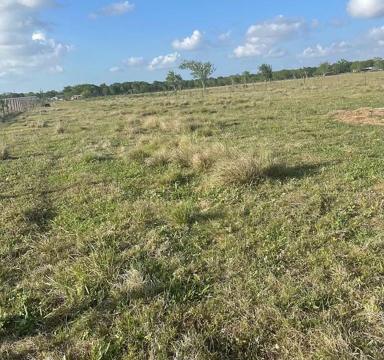 2nd image of 1010 County Road 595