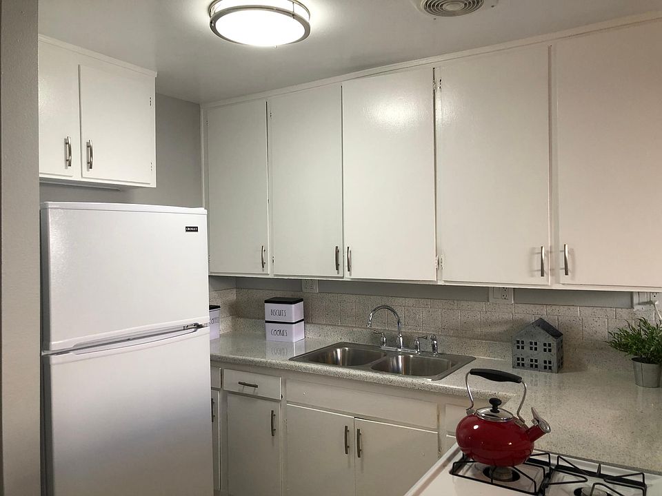 1st image of 10071 Lampson Ave #17