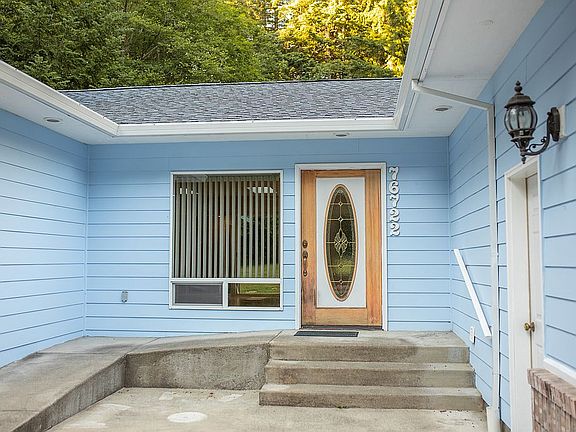 Front door with ramp & steps