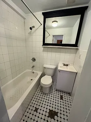 Rented by Delmark Realty LLC | media 37