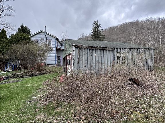 3rd image of 10 Lyman Rd W