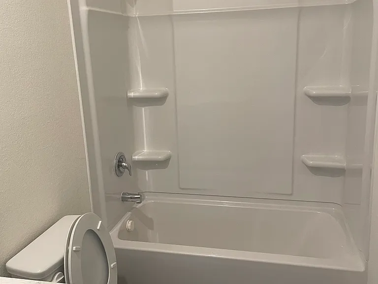 111 Connecticut Ct — Photo 16
