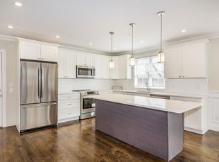 37 Juniper St #1R, Boston, MA 02119