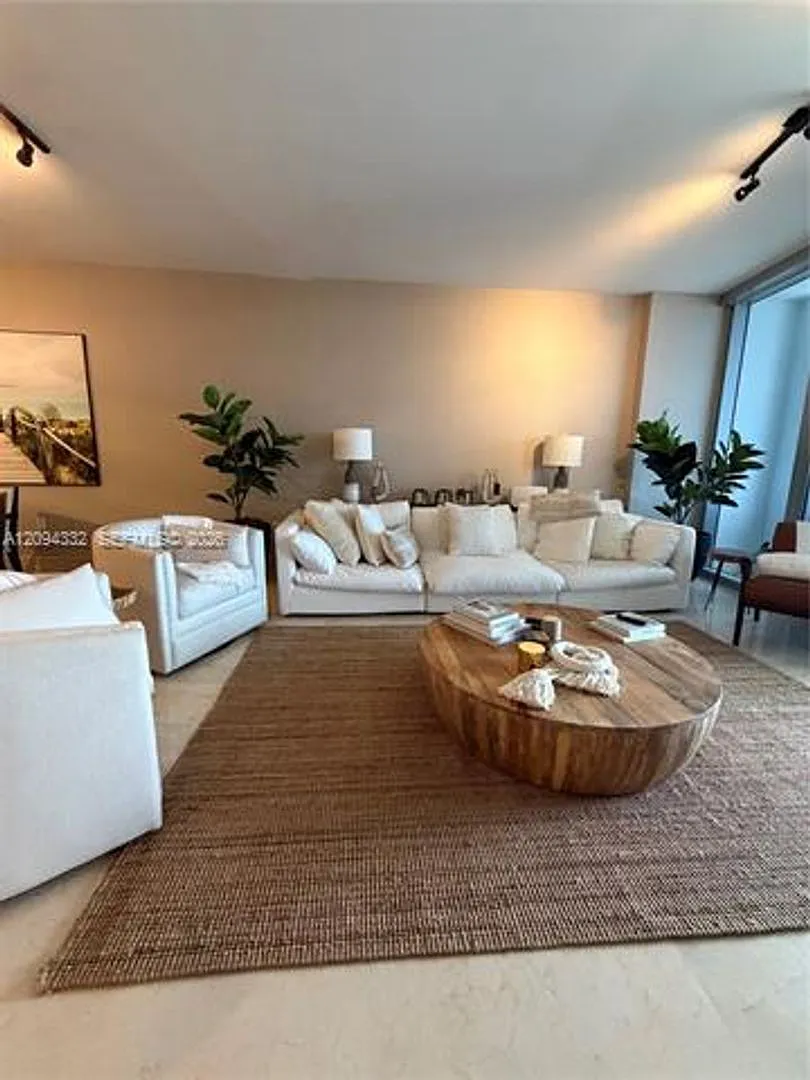 17121 Collins Ave cu-904, Sunny Isles Beach, FL 33160 — Photo 1
