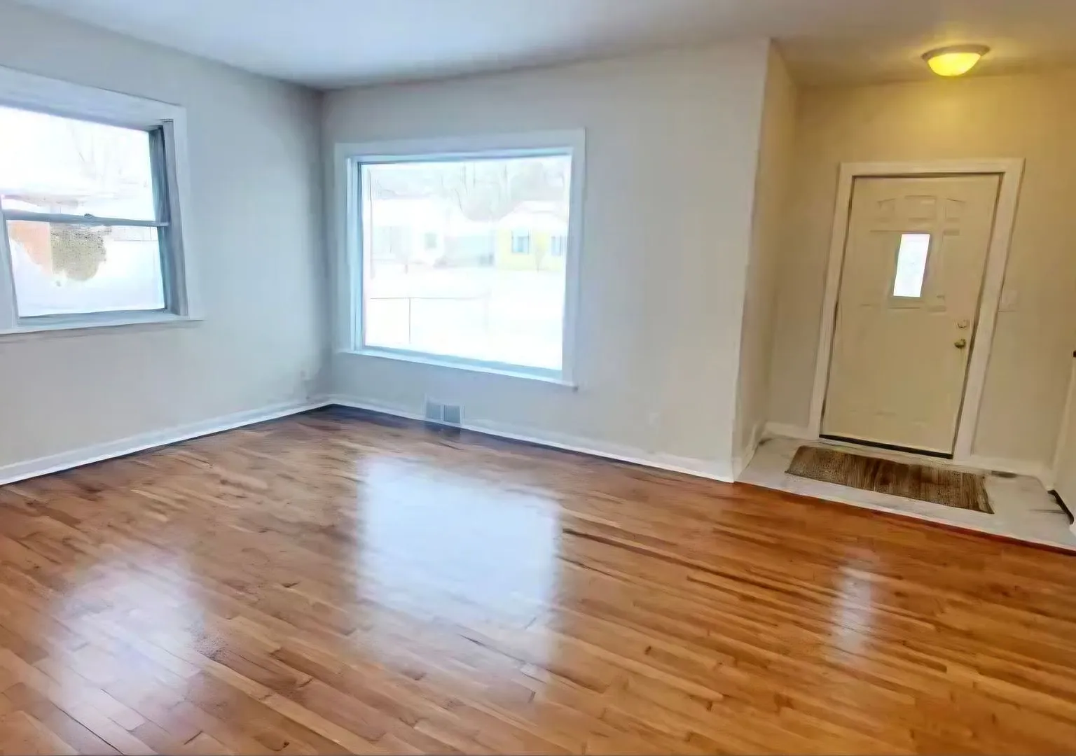 Great 2 bedroom home — Photo 2