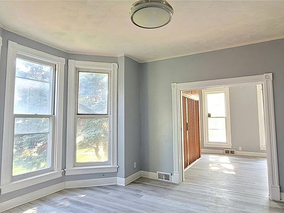 5th image of 317 Portage Rd