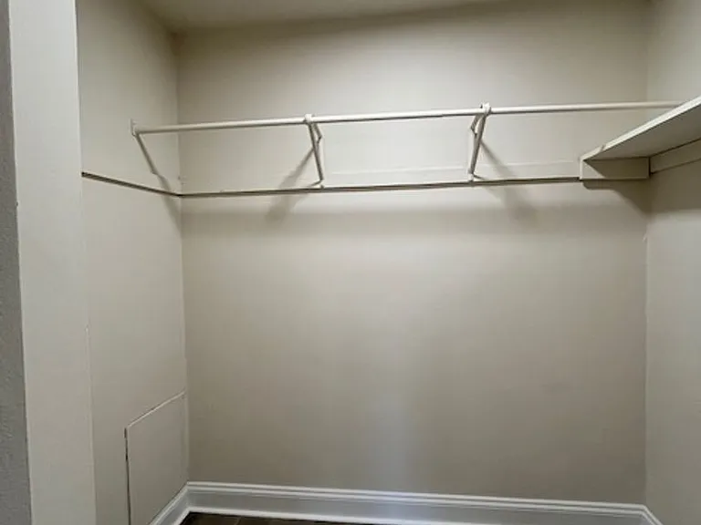 Woods Edge Apartments — Photo 42
