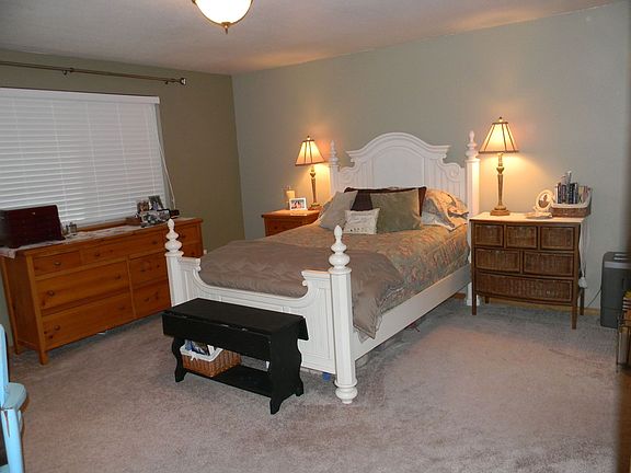 4th image of 7539 Manzanita Dr NW