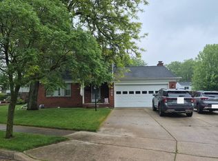 368 Pleasant Ridge Ct, Saline, MI 48176