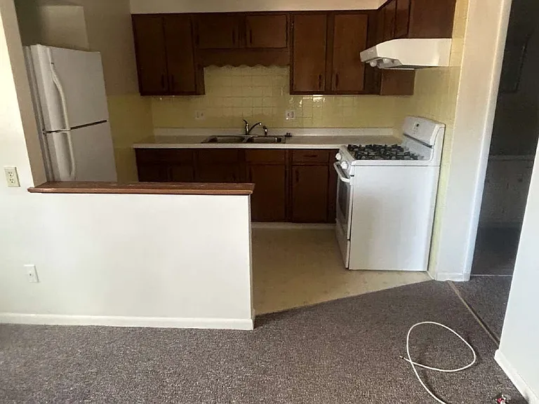 12 Clinton St #1 — Photo 2