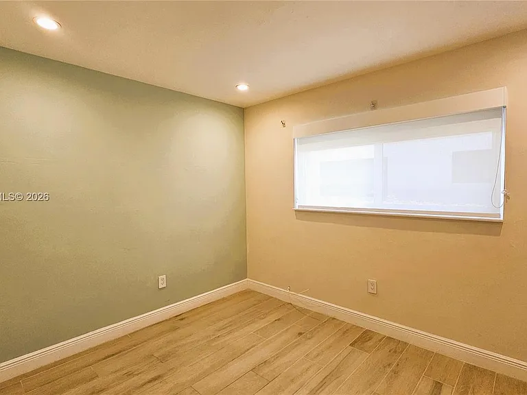 6550 SW 28th St — Photo 12